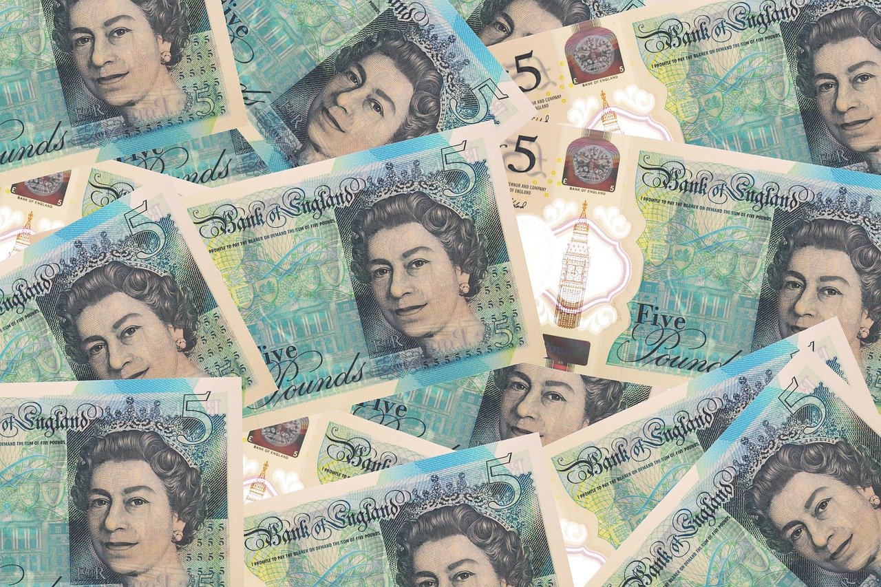 Money - Five Pound Notes